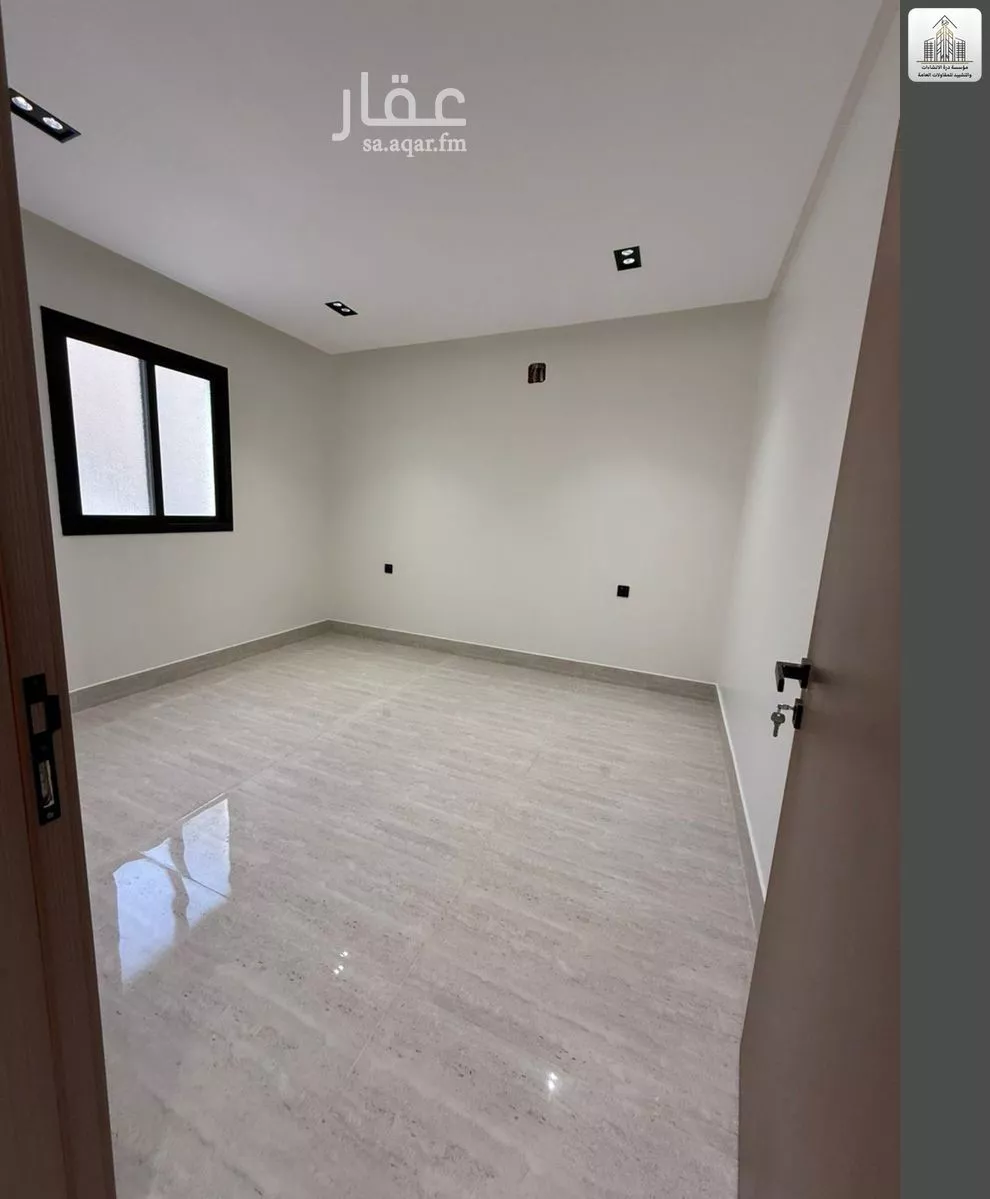 فيلا 8 غرف في طويق 14