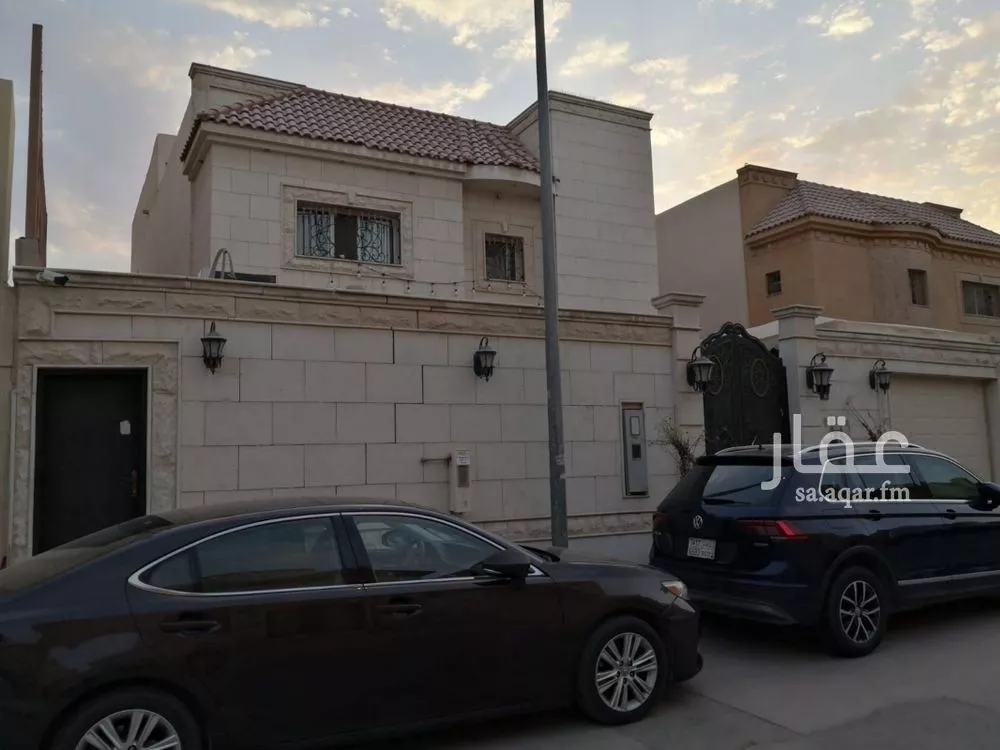 8 bedroom villa in Al Rabie 4