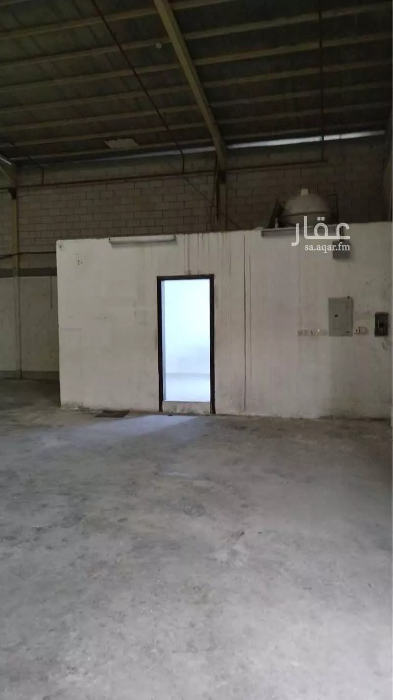 مستودع 7104 م² في المشاعل 3
