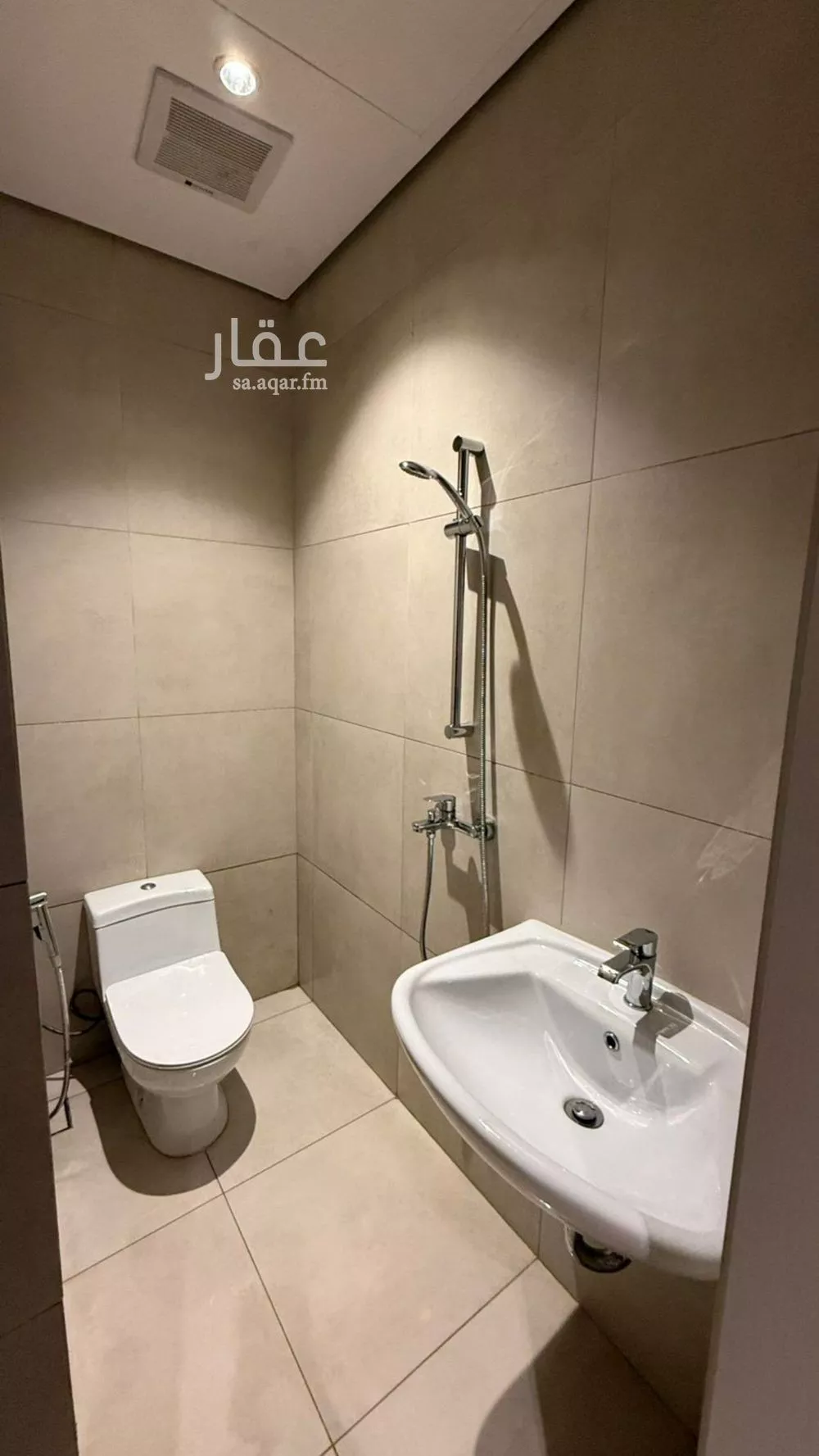 شقة 4 غرف في العارض 7
