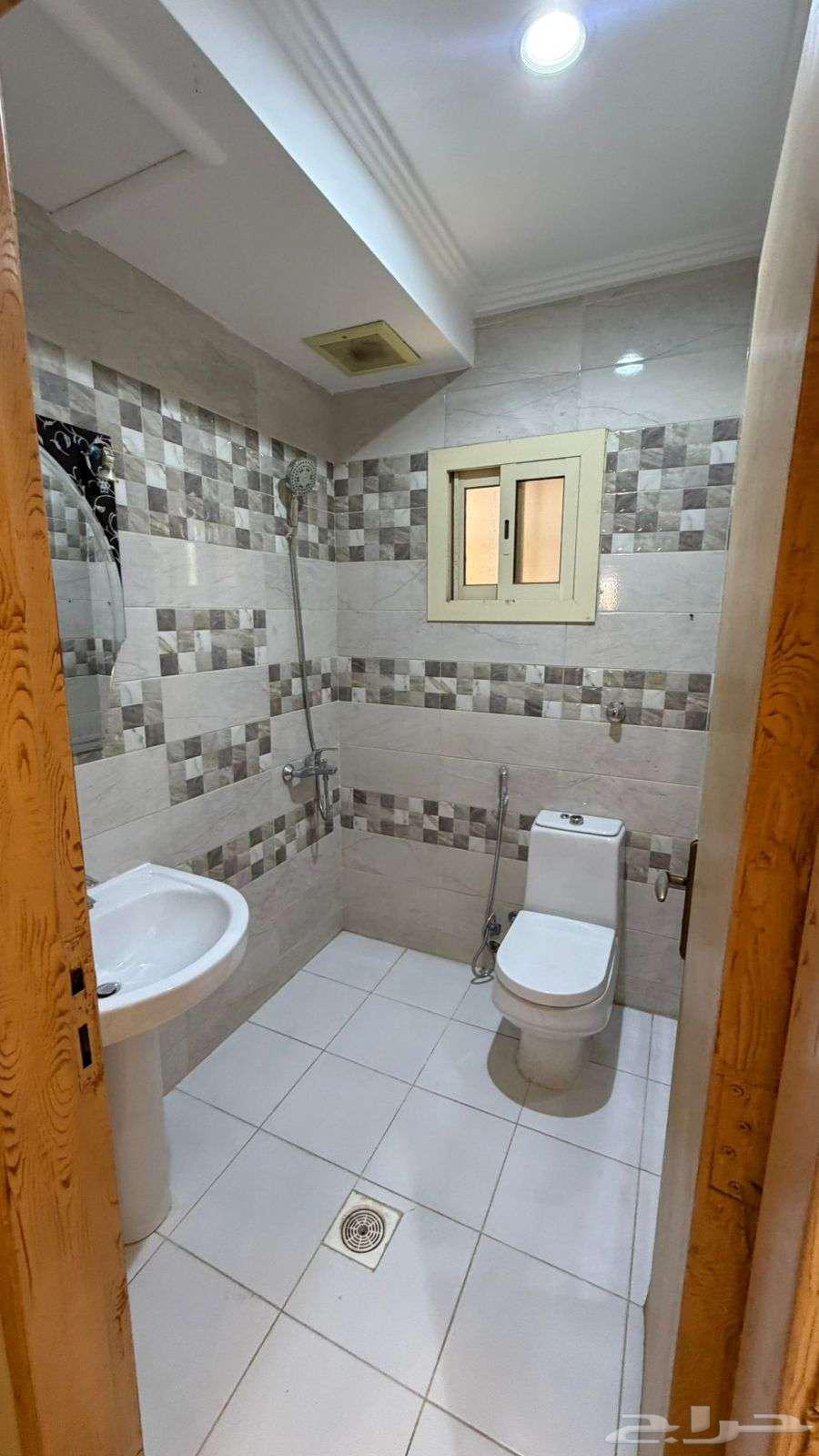 6 bedroom villa in Al Awali 29