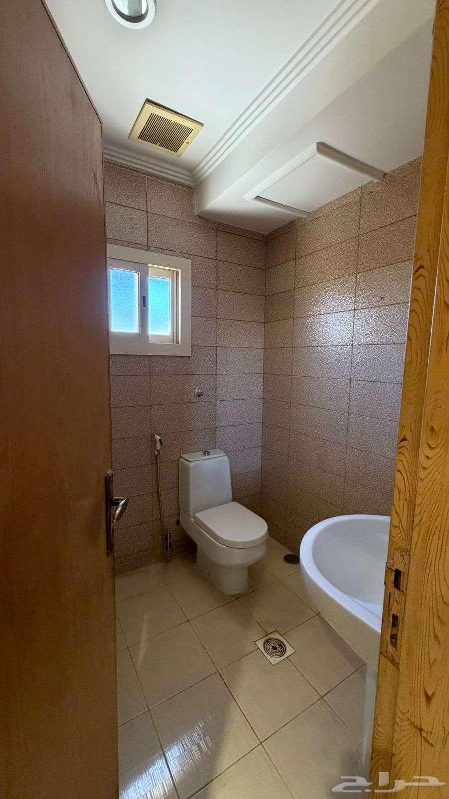 6 bedroom villa in Al Awali 30