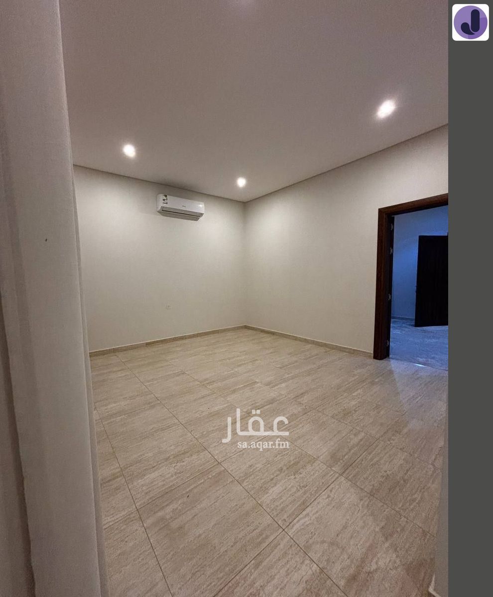 5 bedroom villa in Okaz, Riyadh 9