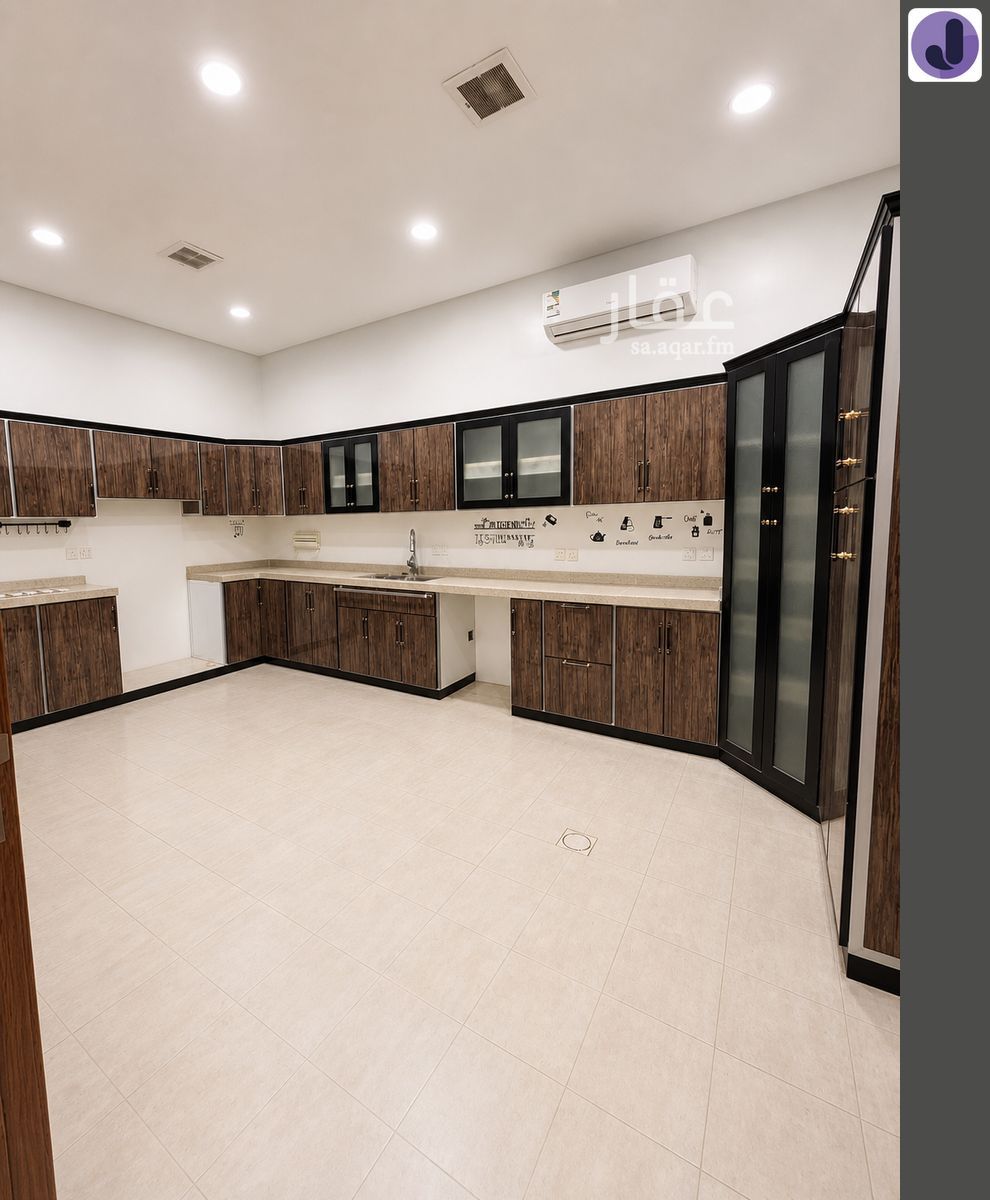 5 bedroom villa in Okaz, Riyadh 12
