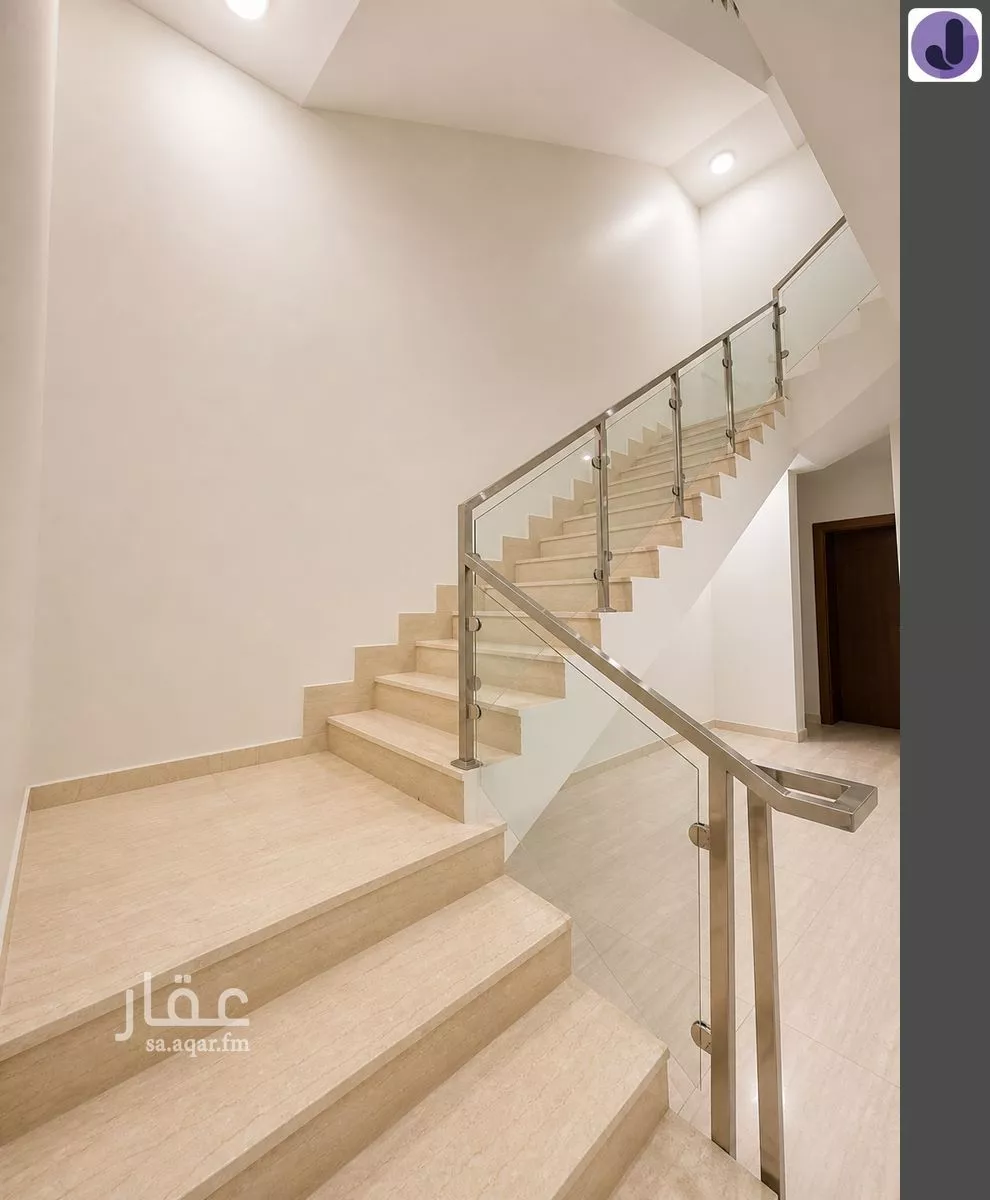 فيلا 5 غرف في عكاظ 14