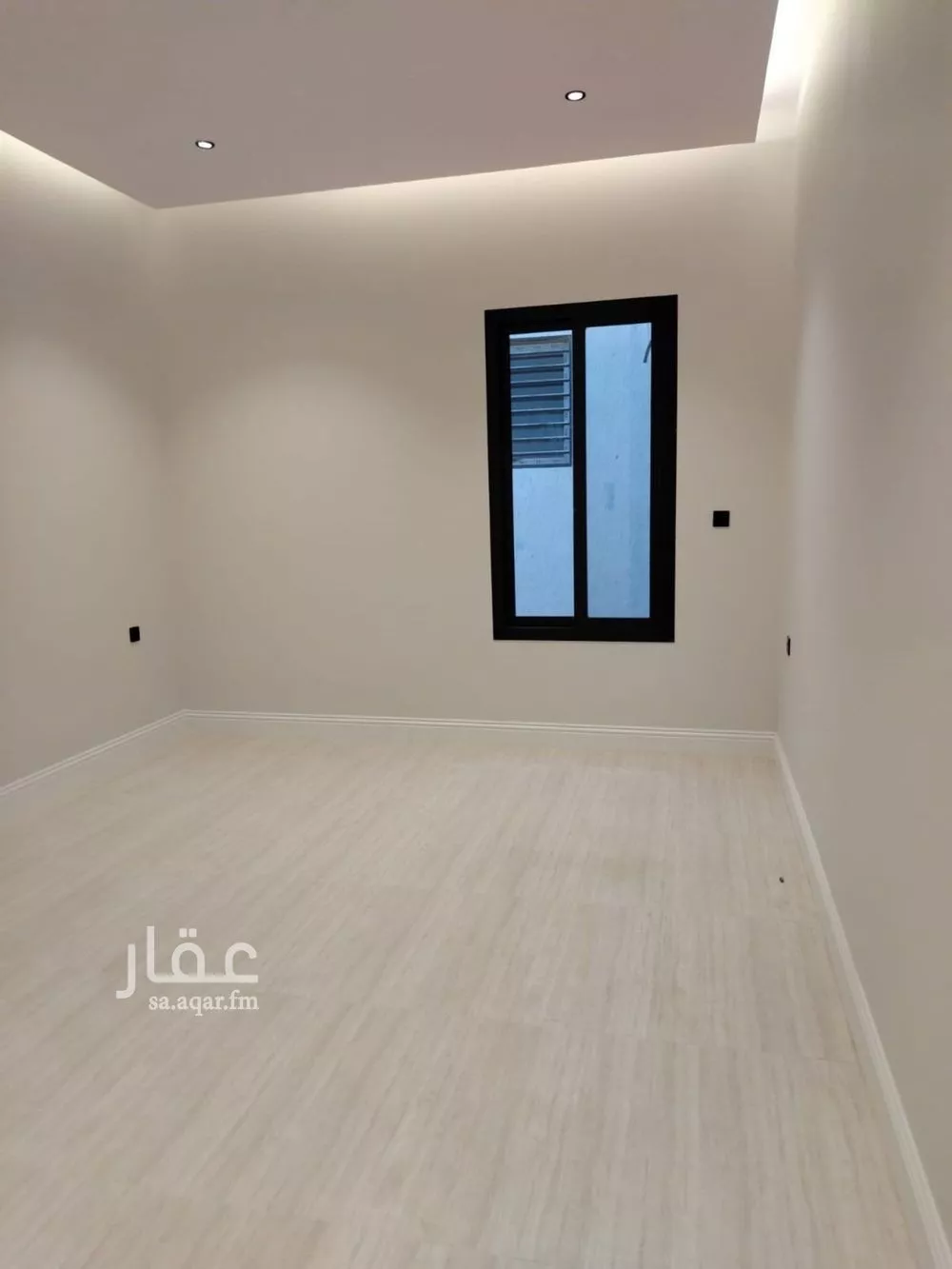 فيلا 4 غرف في العارض 6
