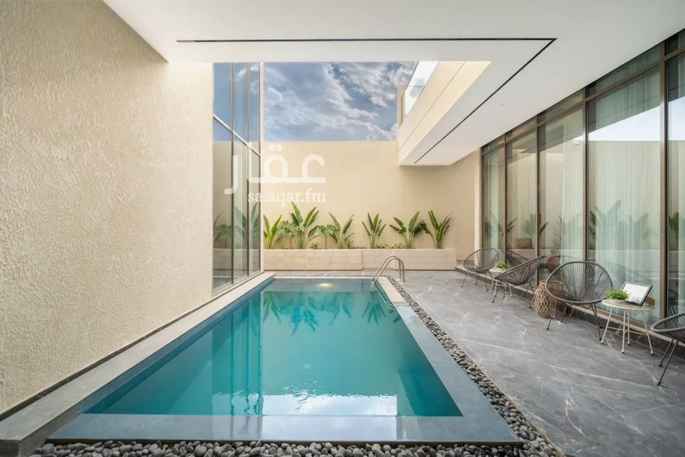 5 bedroom villa in Al Malqa 12