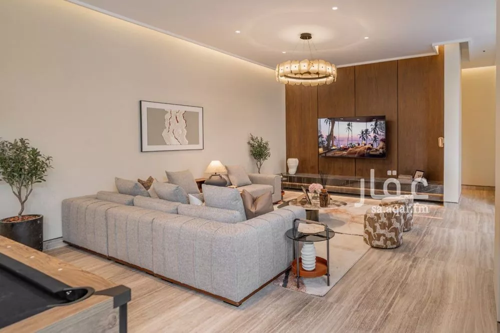 5 bedroom villa in Al Malqa 15