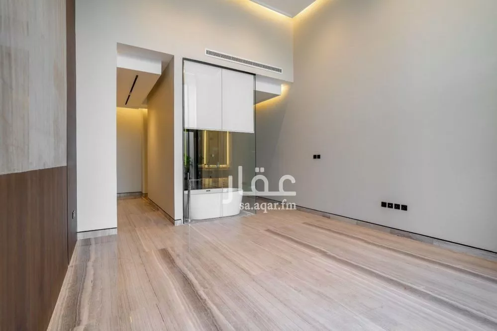 5 bedroom villa in Al Malqa 16