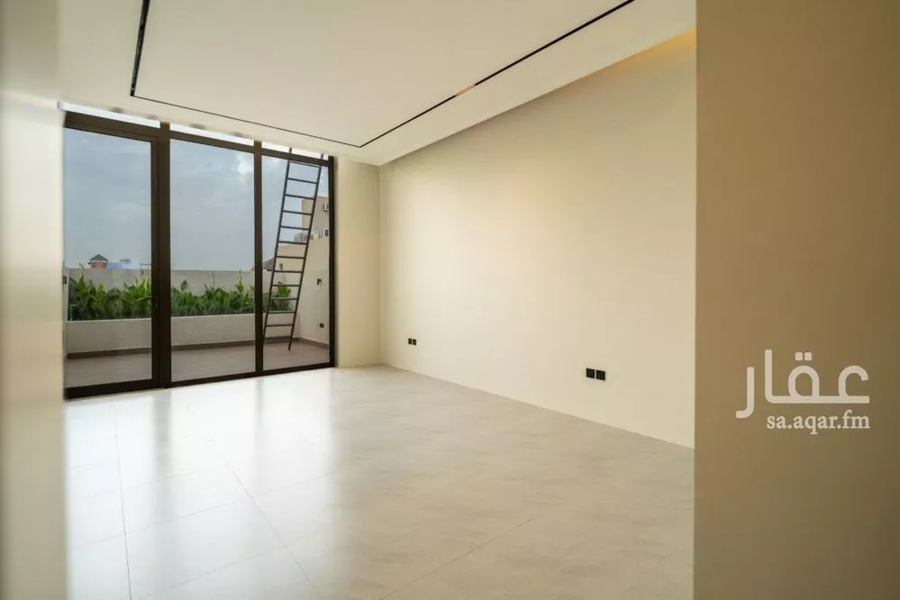 5 bedroom villa in Al Malqa 19