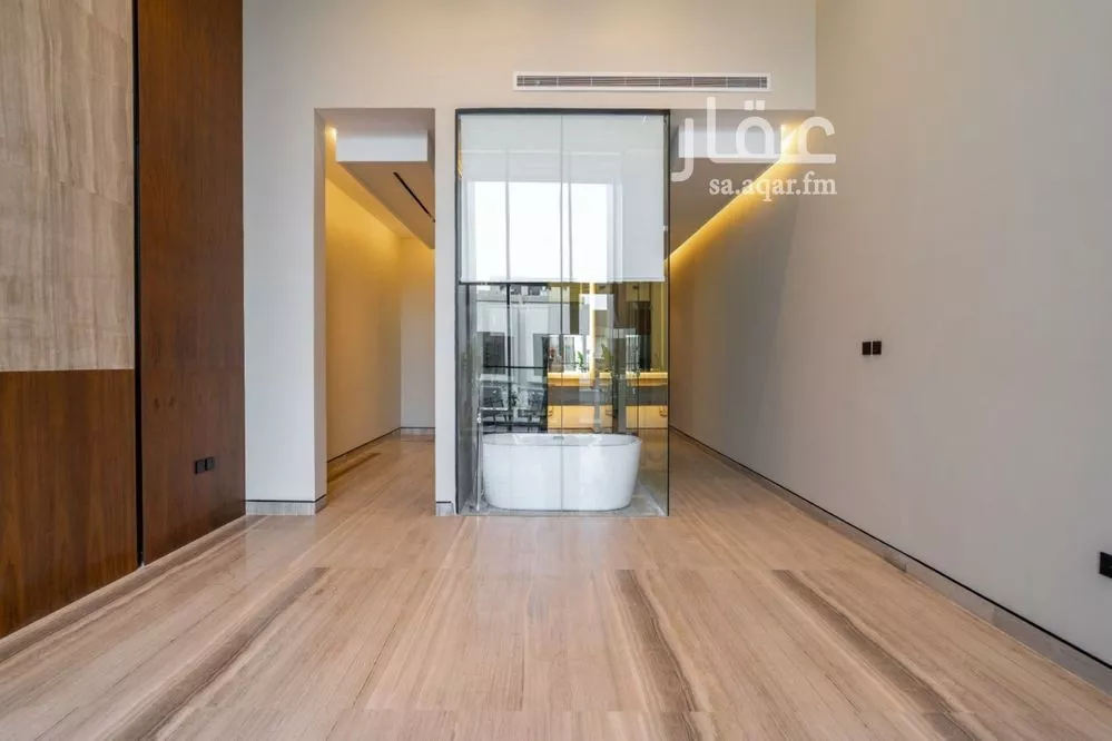 5 bedroom villa in Al Malqa 23