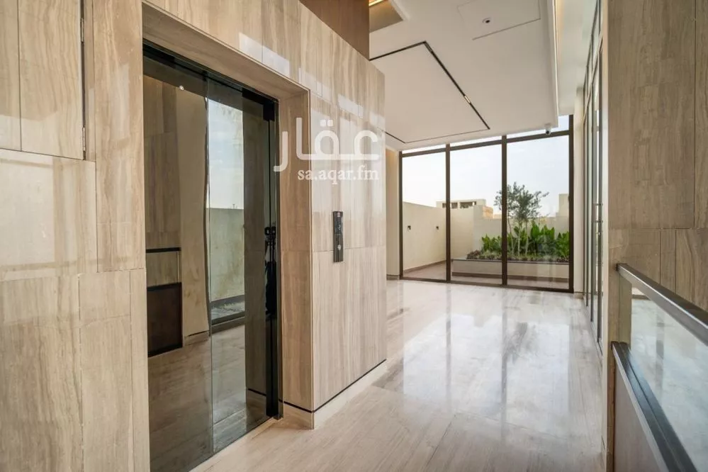 5 bedroom villa in Al Malqa 25