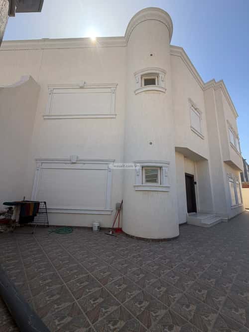 8 bedroom villa in Abhur South 19