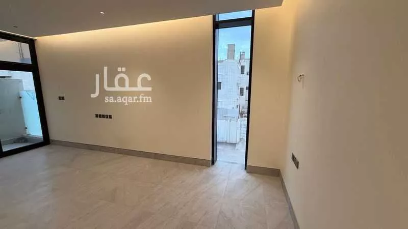 فيلا 4 غرف في الملك فهد 25