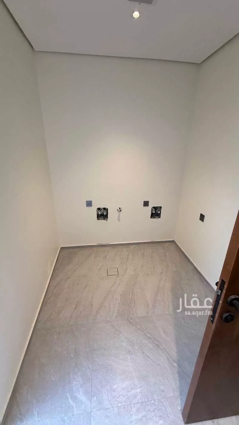 فيلا 4 غرف في الملك فهد 28