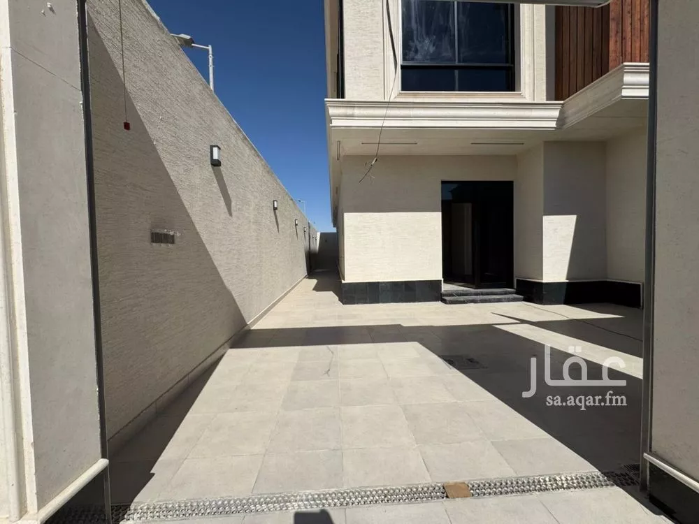 فيلا 5 غرف في الرمال 2