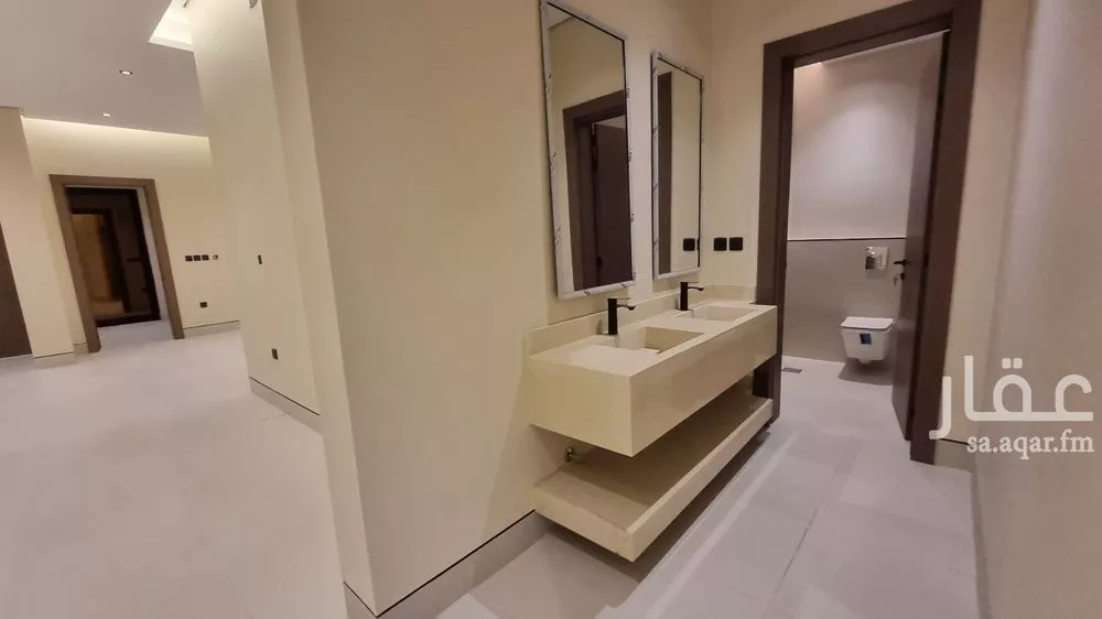 فيلا 4 غرف في العارض 8