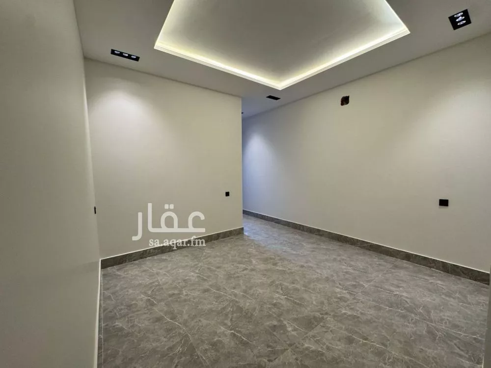 فيلا 5 غرف في الرمال 10