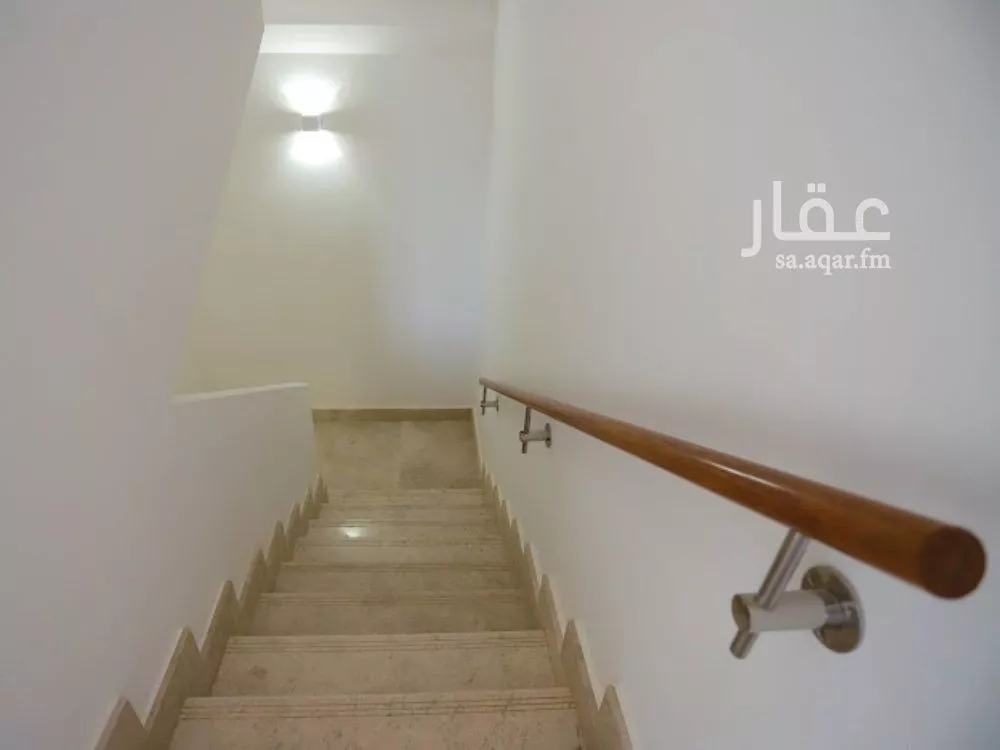 فيلا 8 غرف في سدرة 13