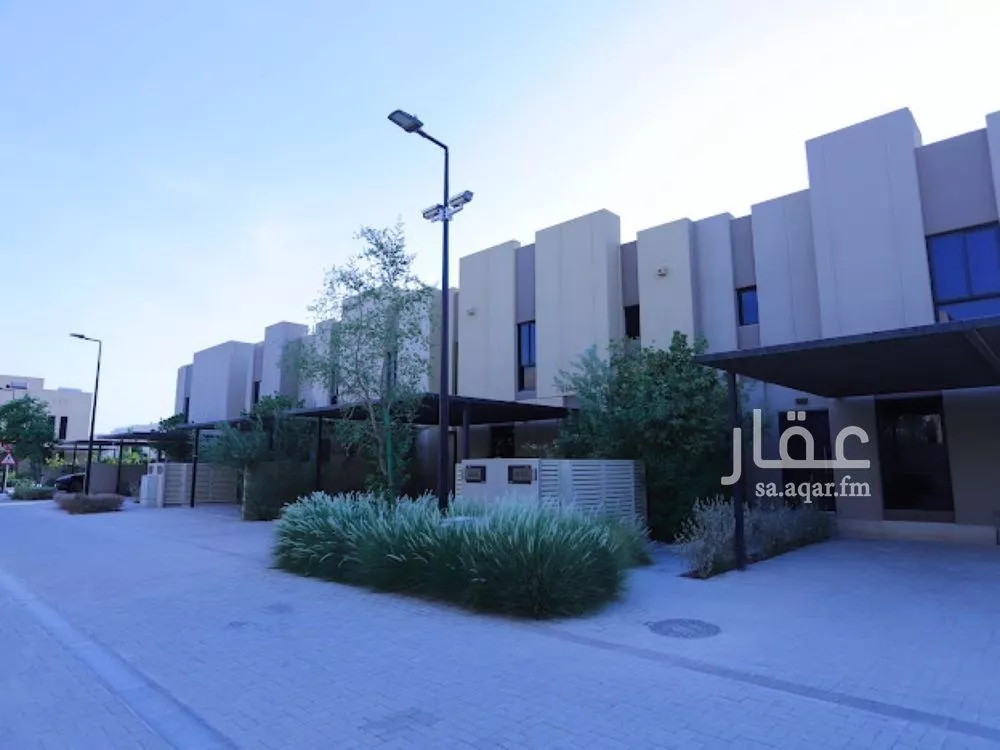 فيلا 8 غرف في سدرة 17