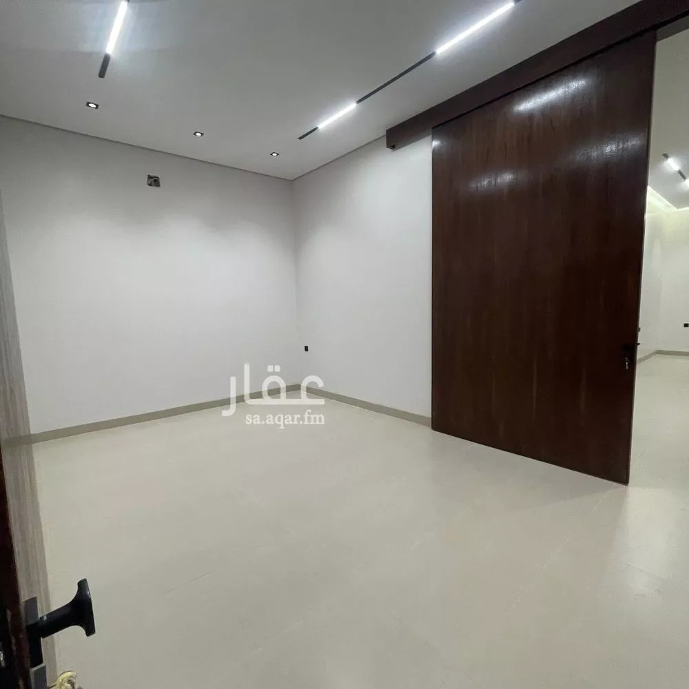 6 bedroom villa in Al Rimal 7