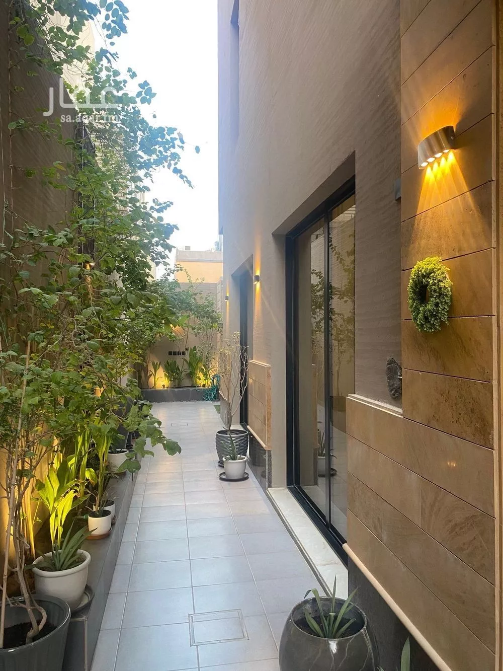 5 bedroom villa in Al Malqa 8