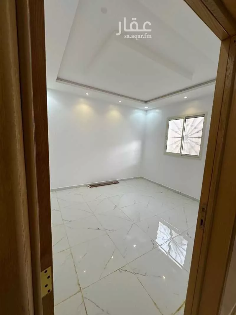 3 bedroom floor in Dhahrat Namar 2