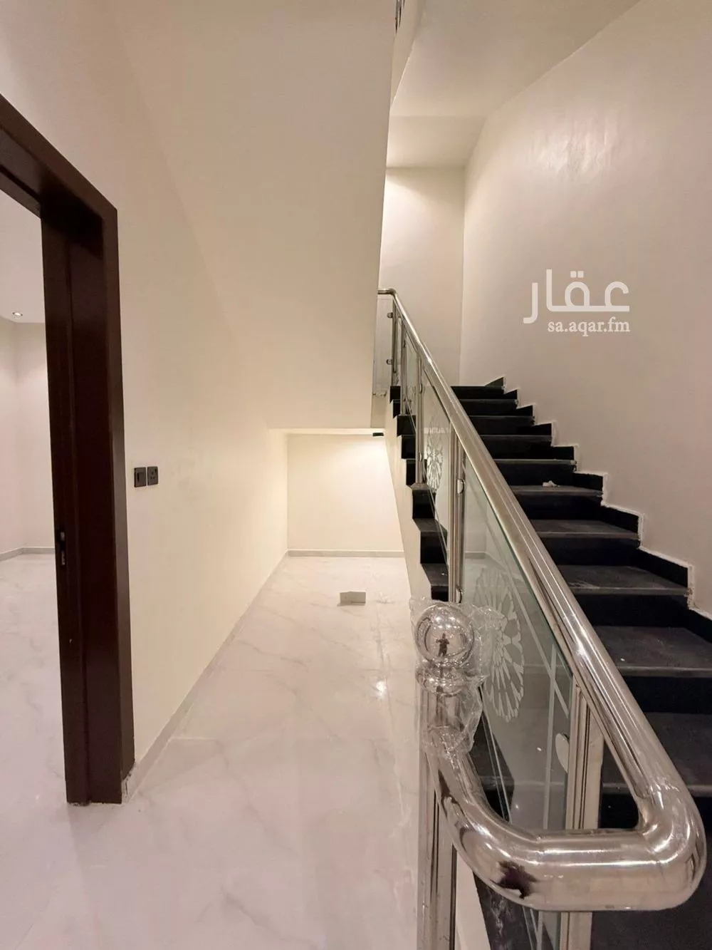 فيلا 6 غرف في عكاظ 14