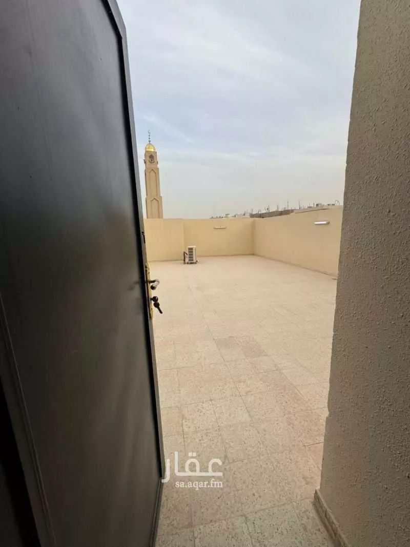 3 bedroom floor in Irqah 2