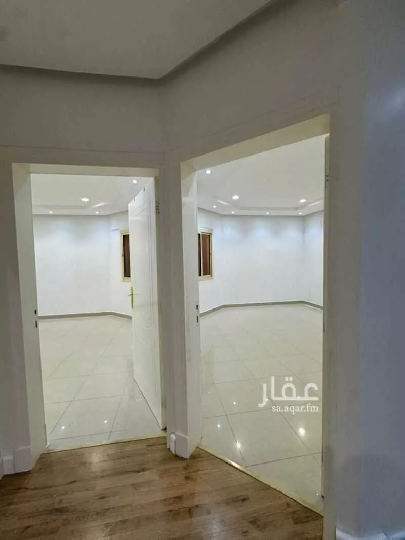 3 bedroom floor in Irqah 3