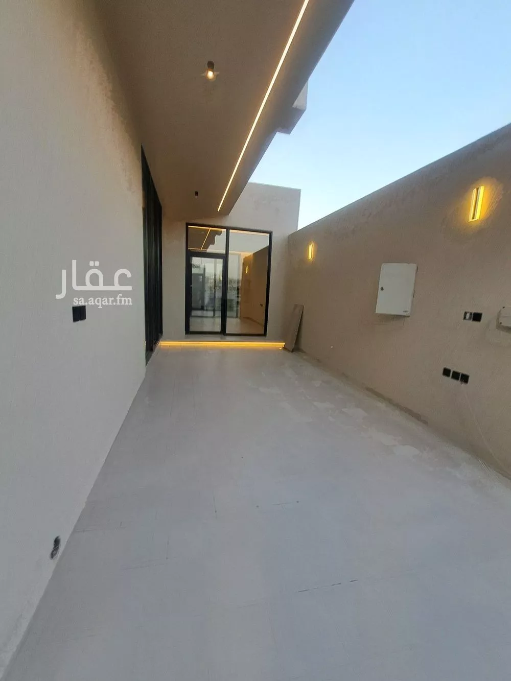 فيلا 5 غرف في الملقا 10
