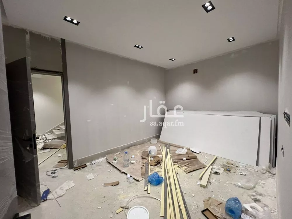 فيلا 8 غرف في العريجاء الغربية 5