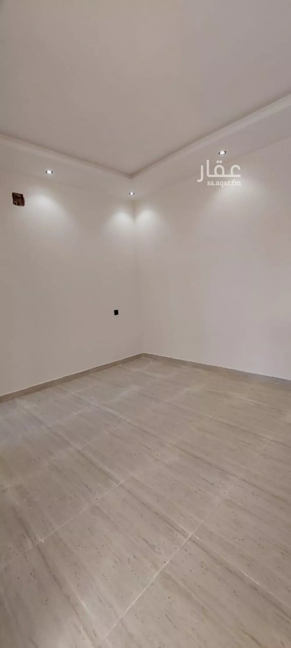 فيلا 6 غرف في عكاظ 12