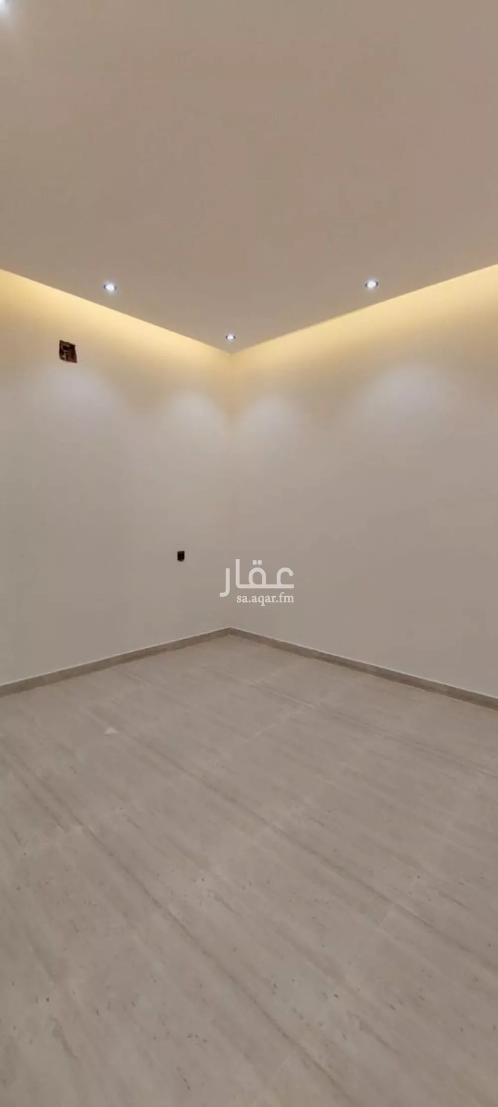 فيلا 6 غرف في عكاظ 8