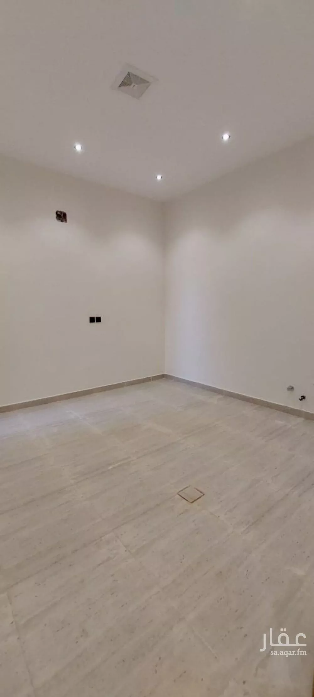 فيلا 6 غرف في عكاظ 10
