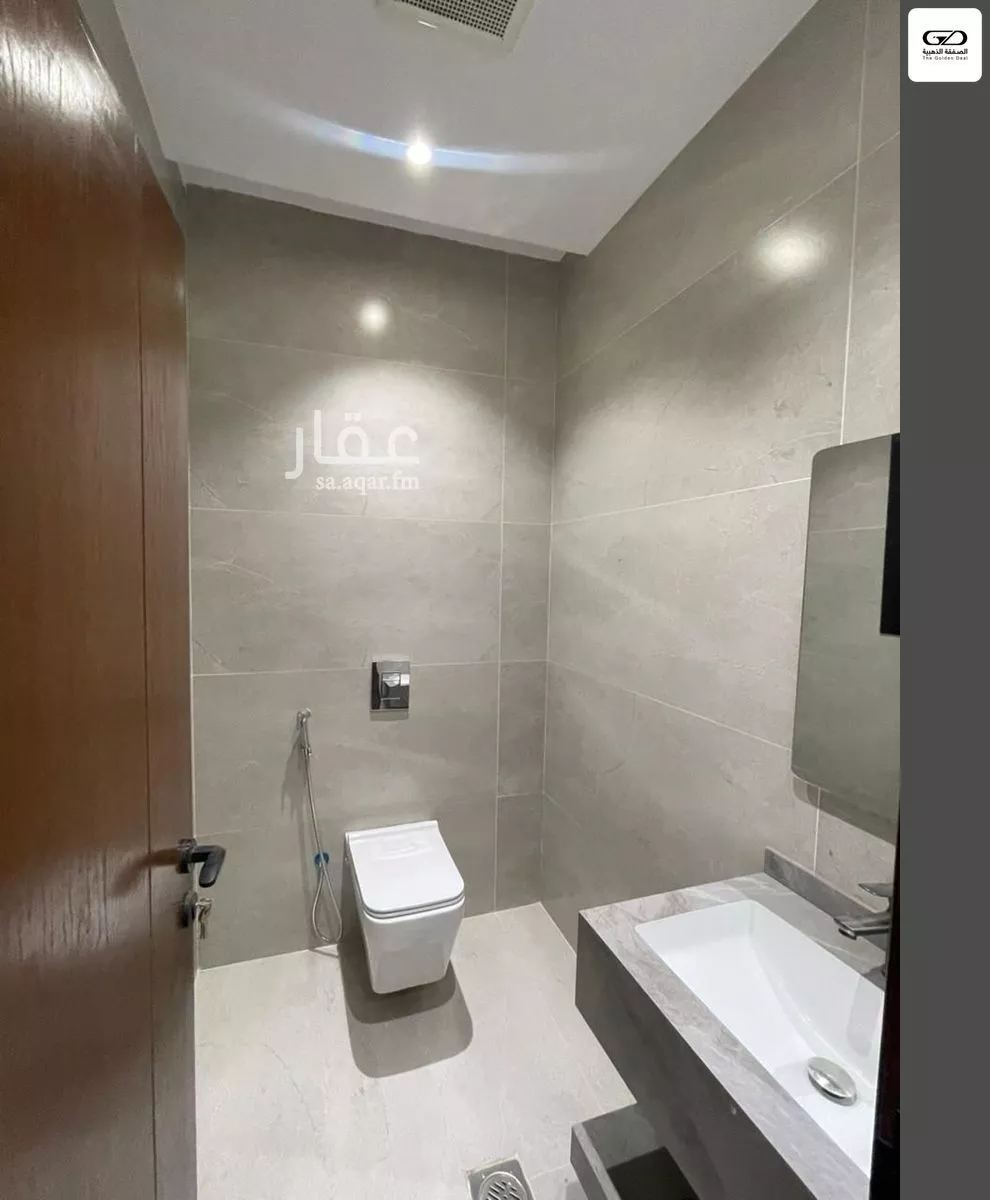 عمارة 241 م² في الرحاب 8