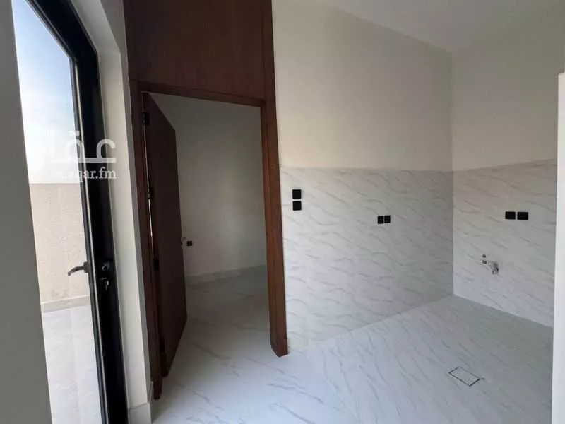 5 bedroom villa in Al Narjis 5