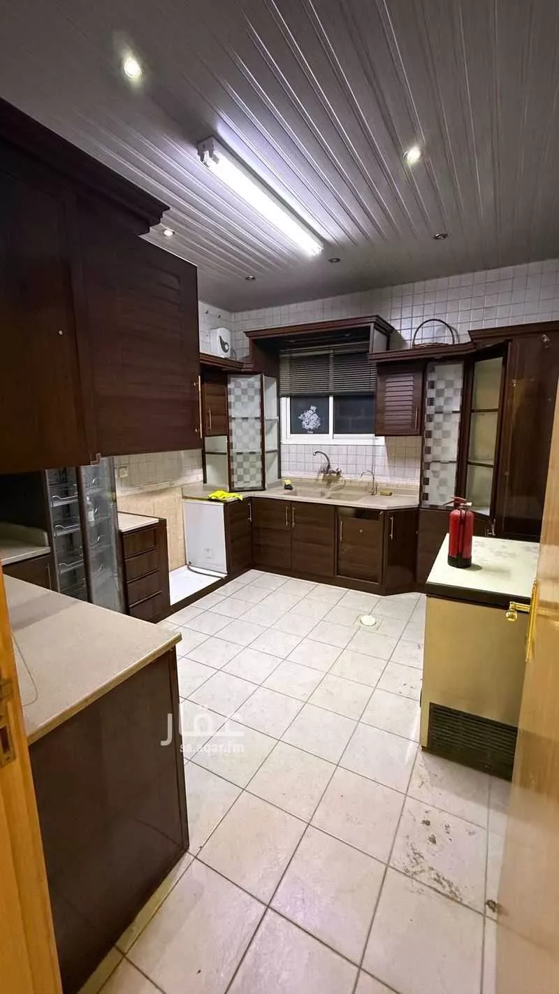 5 bedroom floor in Al Aziziyah 3