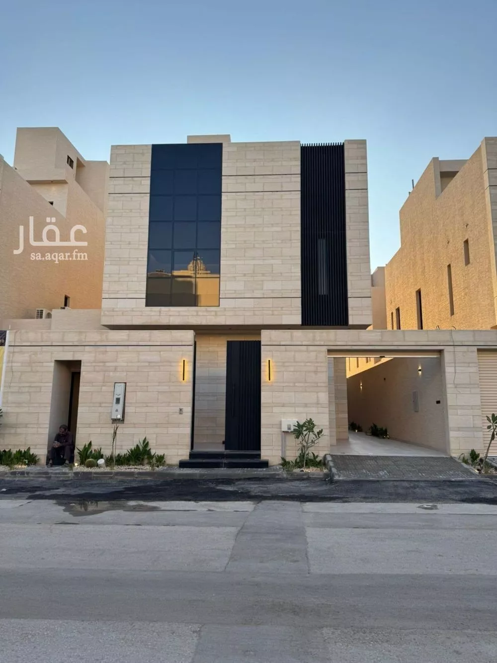 فيلا 5 غرف في العارض 9