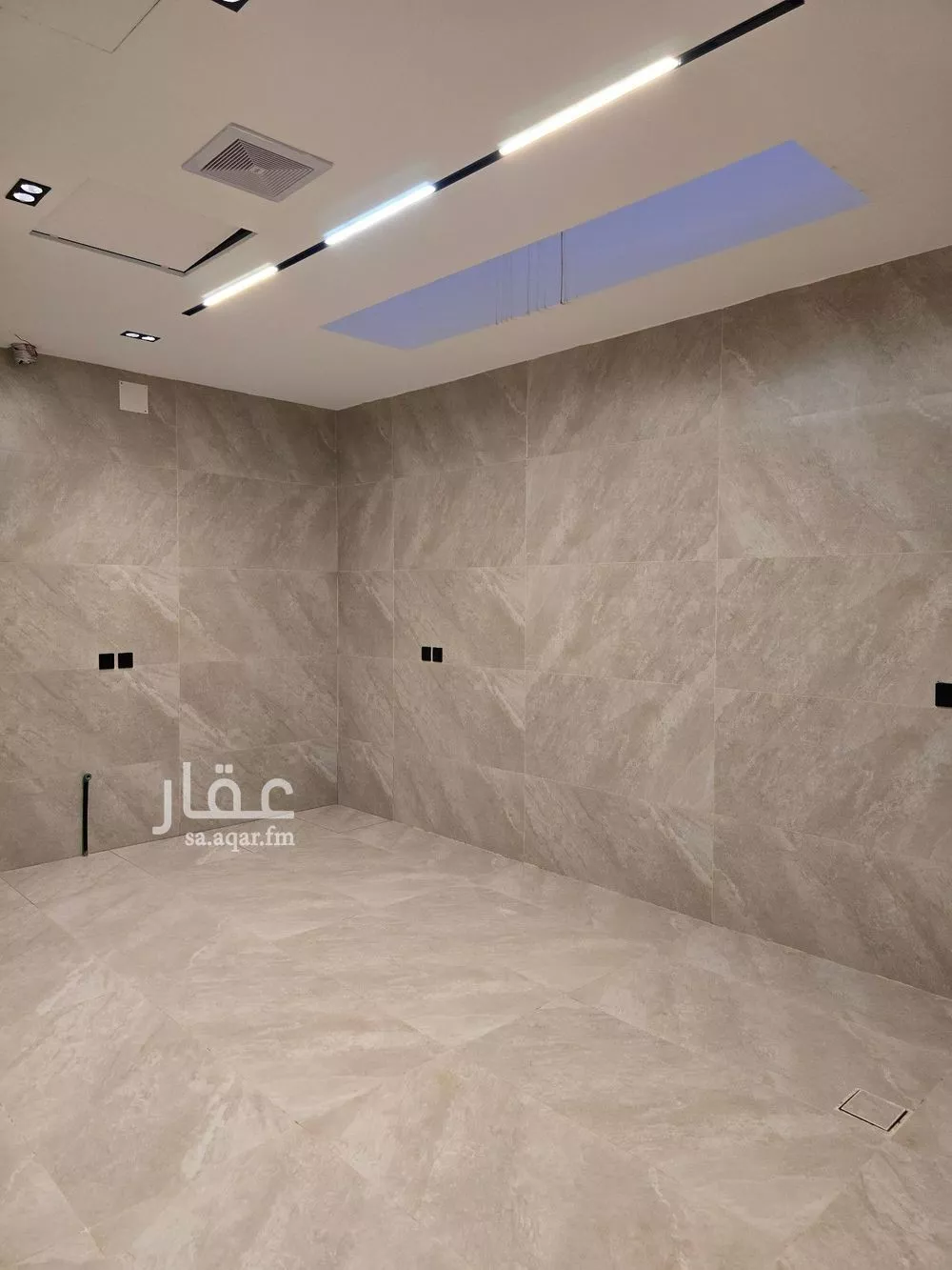 4 bedroom villa in Al Narjis 19