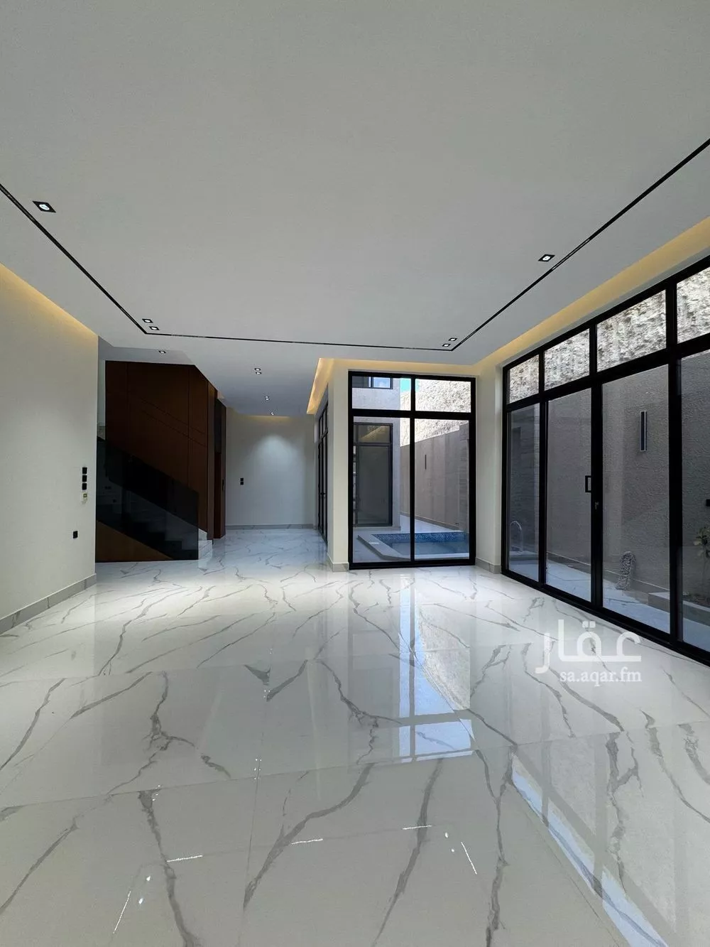 5 bedroom villa in Al Narjis 8