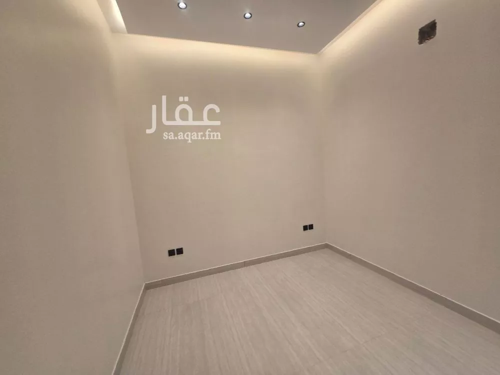5 bedroom villa in Dhahrat Laban 4