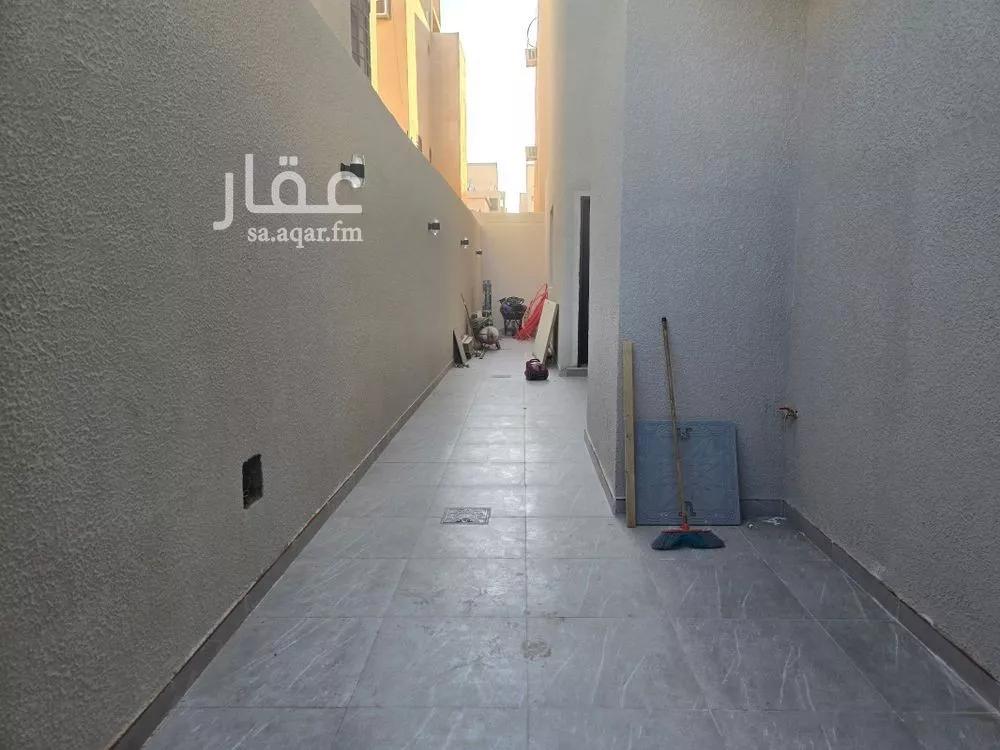 5 bedroom villa in Dhahrat Laban 5