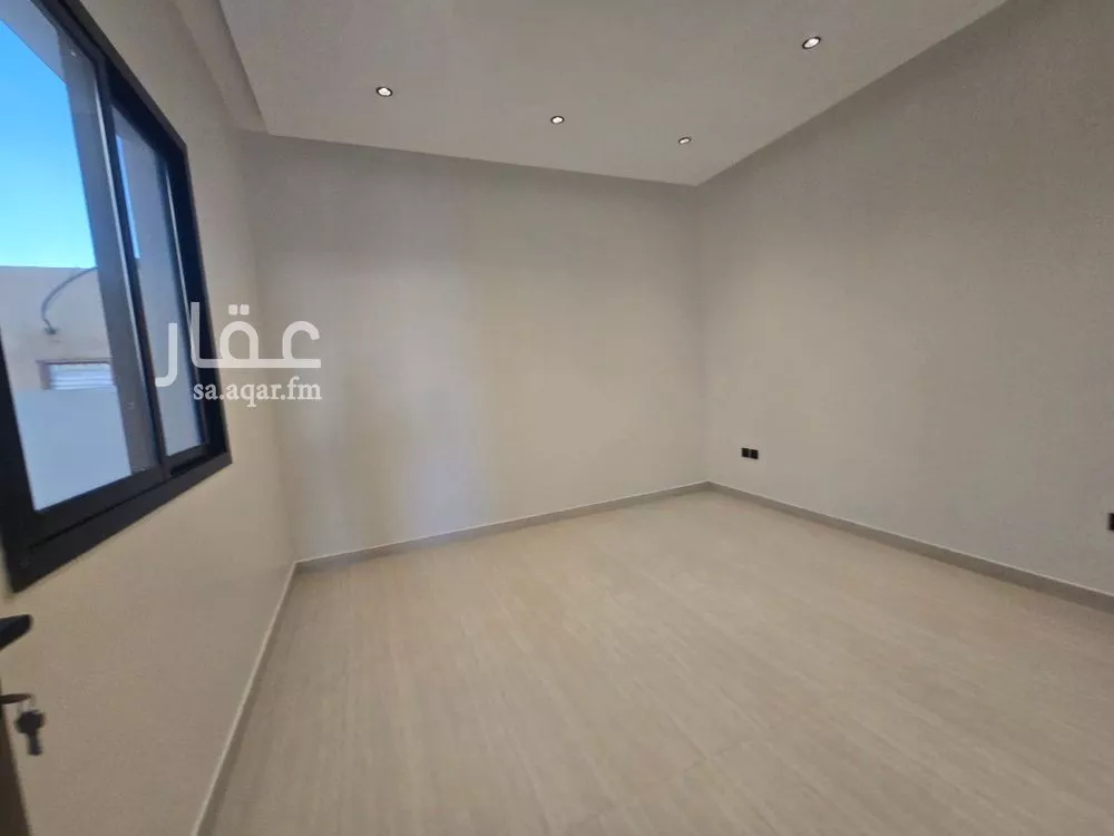 5 bedroom villa in Dhahrat Laban 6