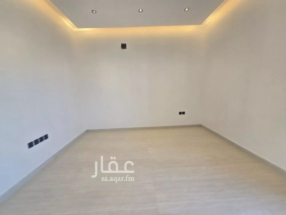 5 bedroom villa in Dhahrat Laban 7