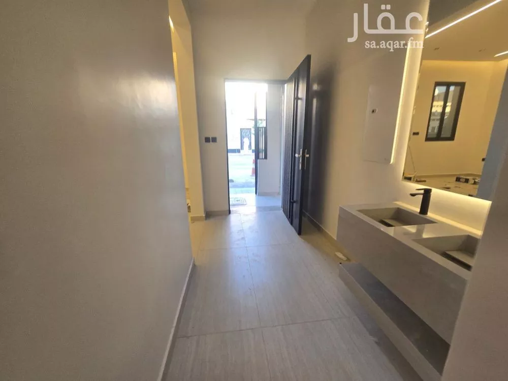 5 bedroom villa in Dhahrat Laban 9