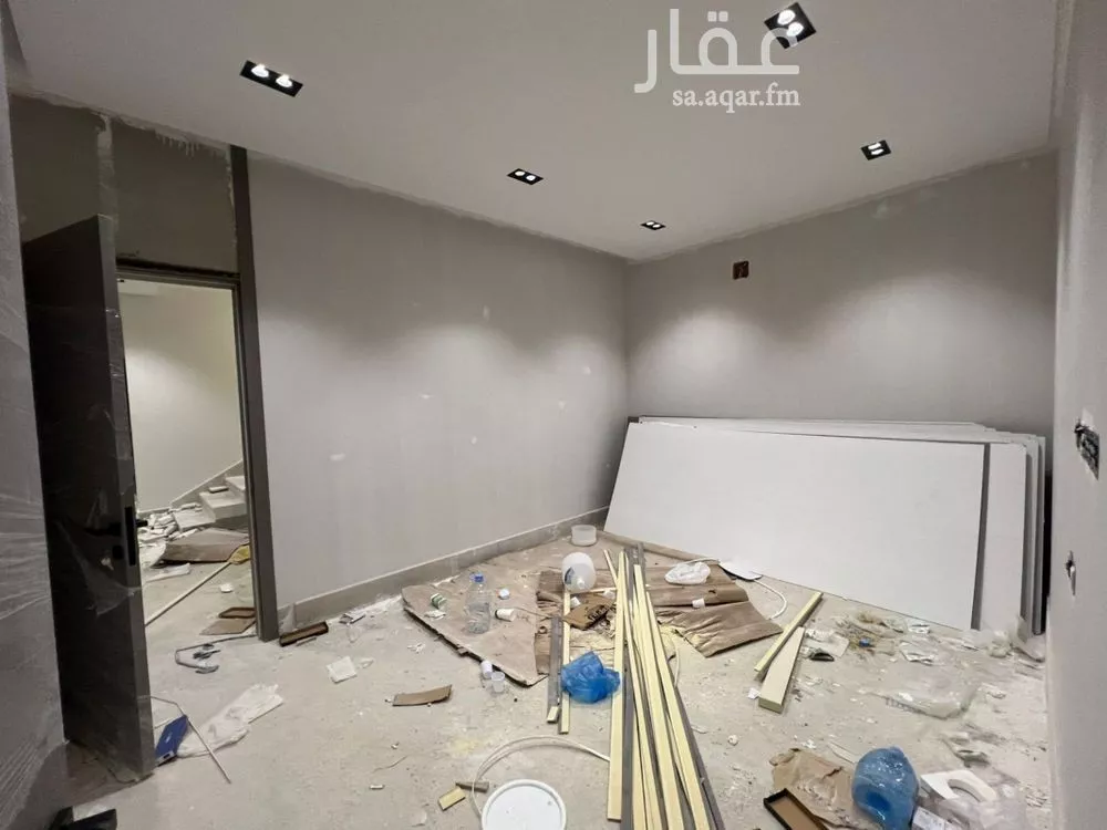 6 bedroom villa in Al Uraija Al Gharbiyah 18