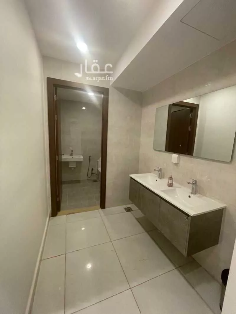 4 bedroom villa in Al Janadriyah 14