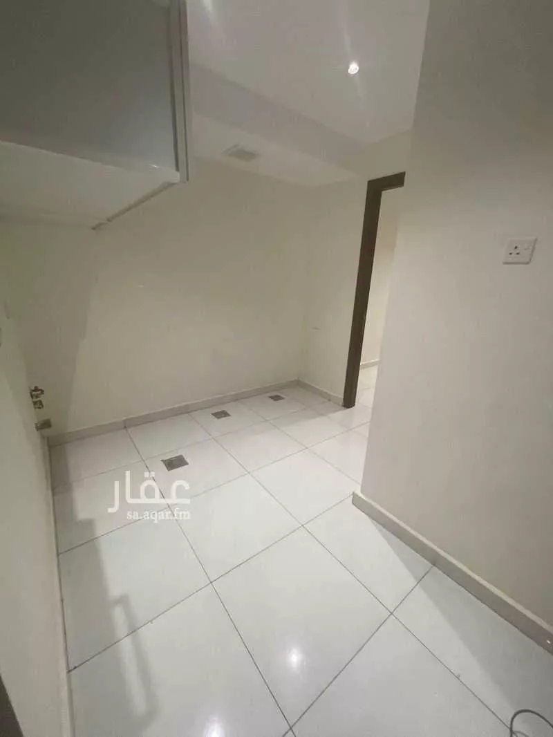 4 bedroom villa in Al Janadriyah 19