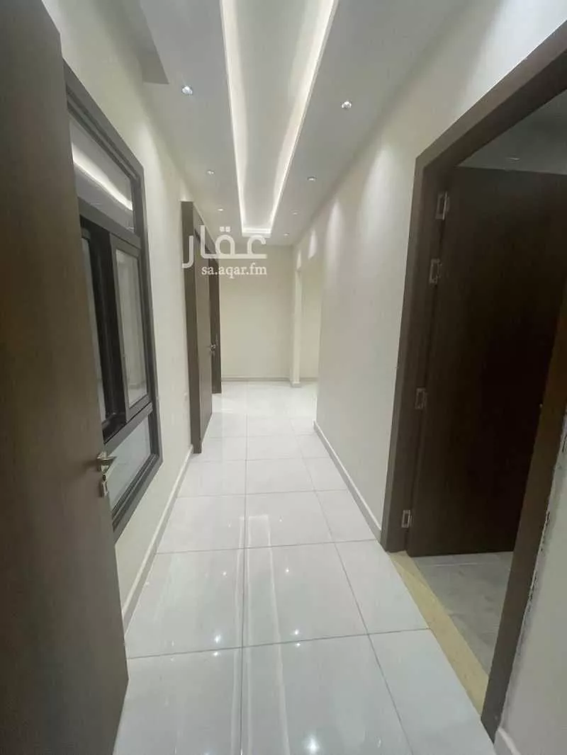 4 bedroom villa in Al Janadriyah 30